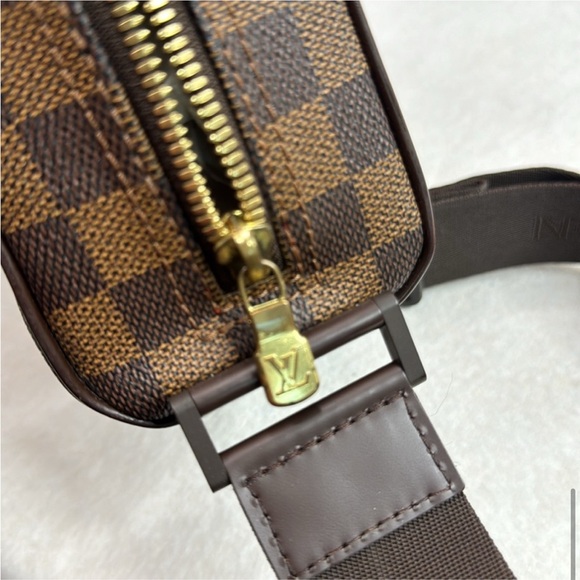 LOUIS VUITTON DAMIER BROWN UNISEX CROSSBODY WITH DUST BAG - Picture 13 of 16